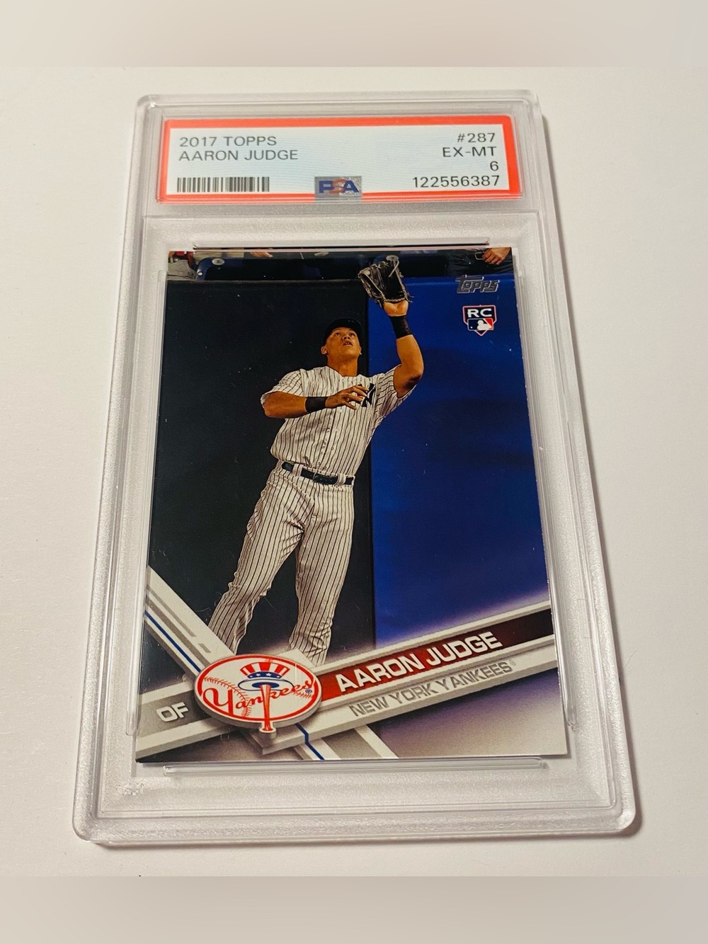 2017 Topps Aaron Judge Catching Rookie #287 PSA 6